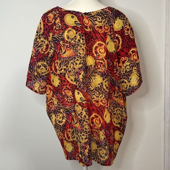 Truffles Woman short sleeve blouse.  Sun and leopard print.  Size 2X. - Picture 3 of 5